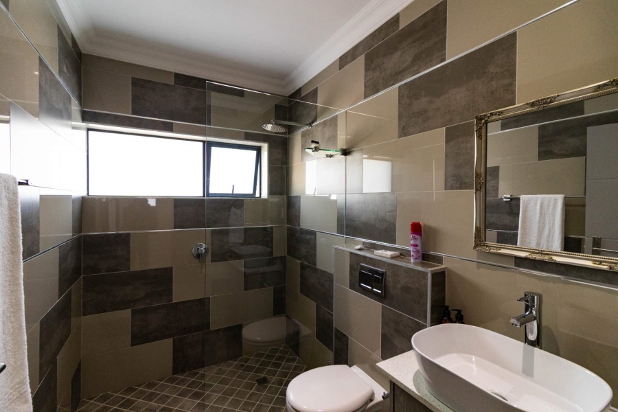 7 Bedroom Property for Sale in Sandbaai Western Cape